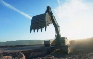 EC950EL在新疆：小時(shí)節(jié)油20升，戈壁灘上顯神通