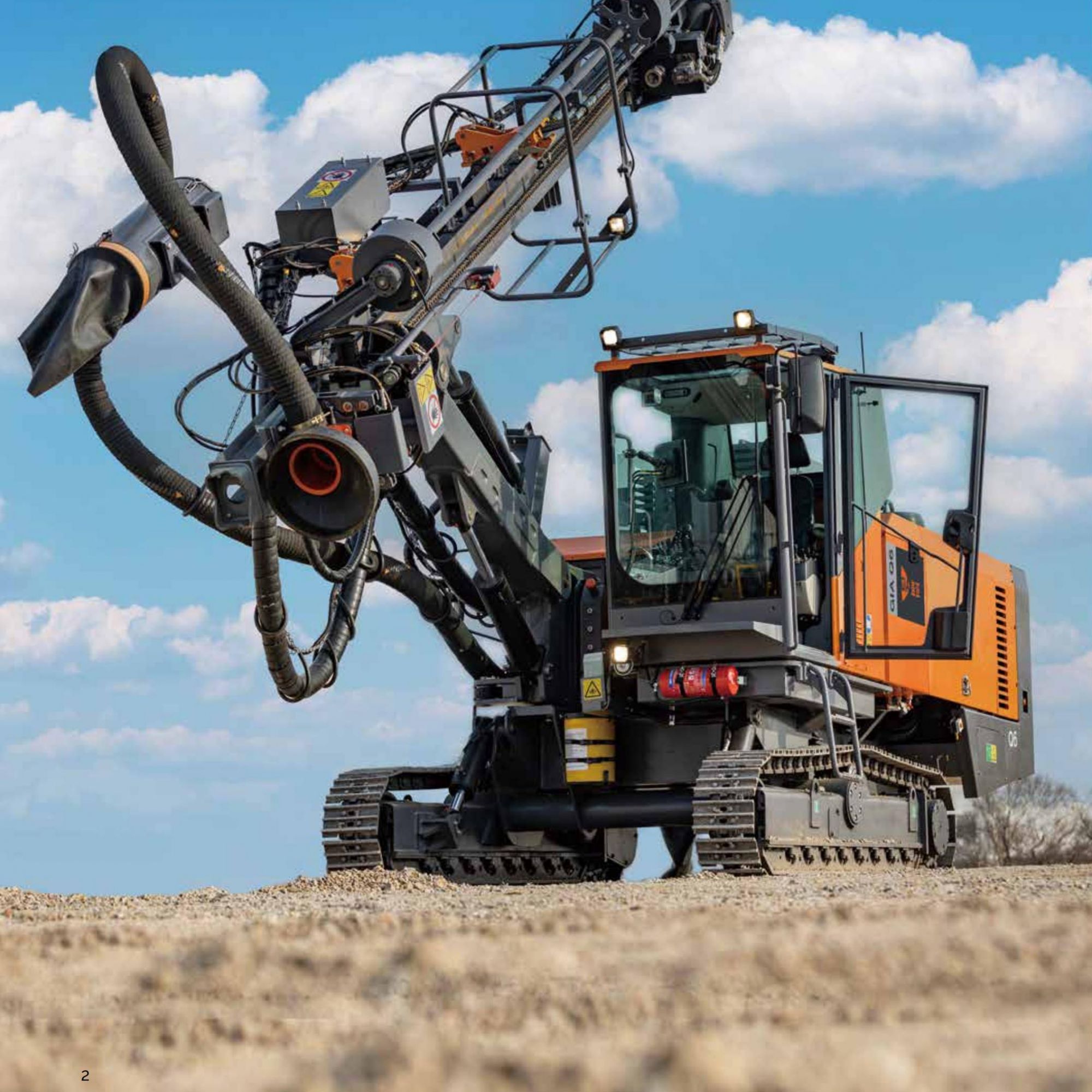 蓋亞Q6全液壓潛孔式露天鉆機(jī)